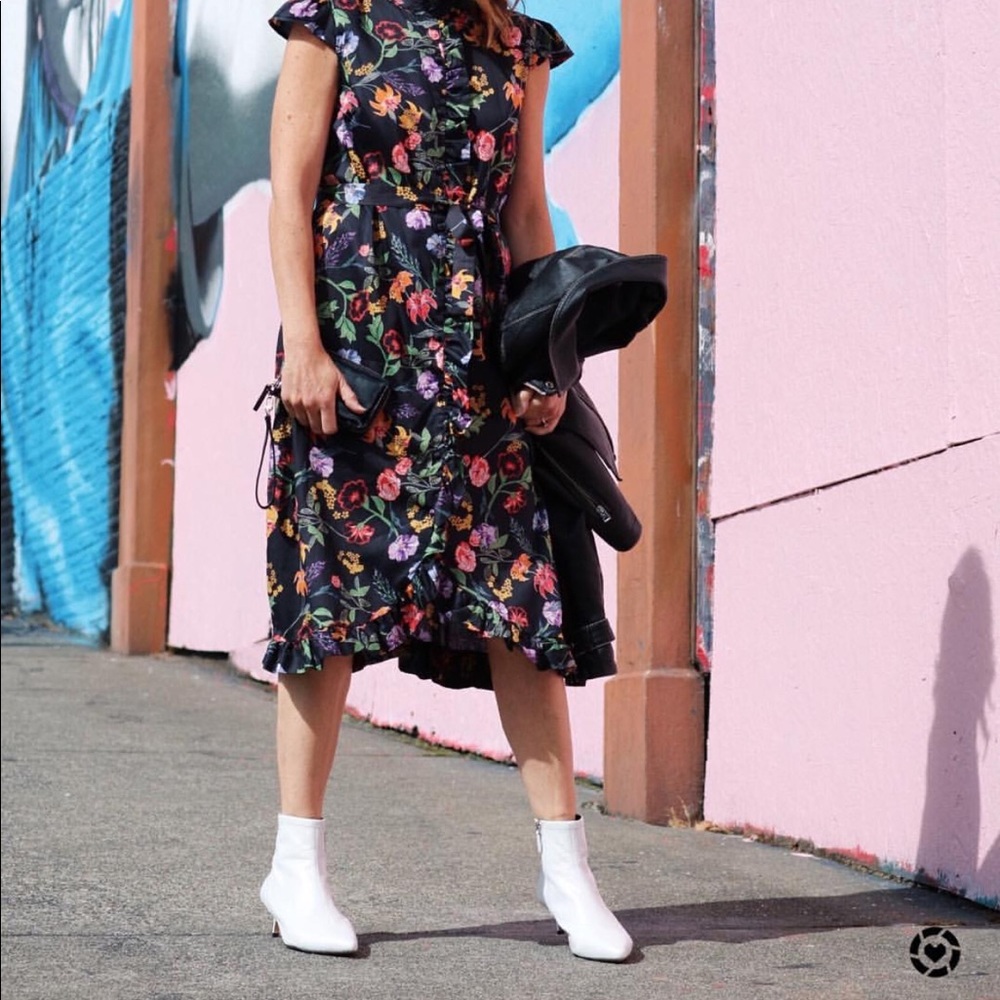 Women's Dominique Pointed Kitten Heel Booties - Picture 2 of 5